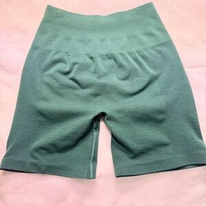 Alphalete Amplify Shorts Est Small Green Scrunch High Rise